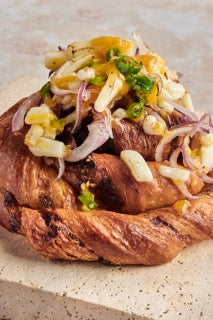 Chilli cheese croissant knots