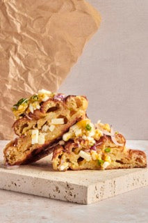 Chilli cheese croissant knots