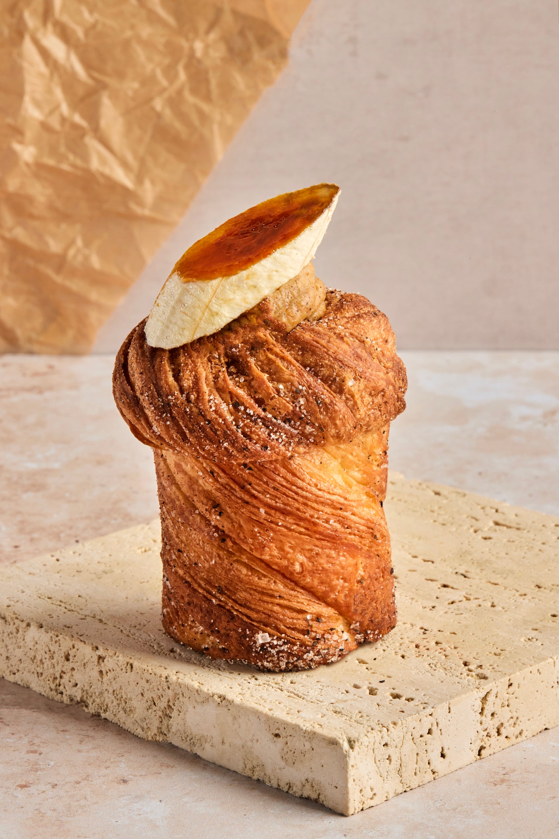 Dirty chai cruffin w/  caramelized banana