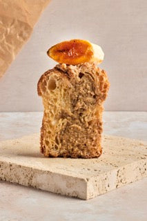 Dirty chai cruffin w/  caramelized banana