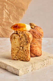 Dirty chai cruffin w/  caramelized banana